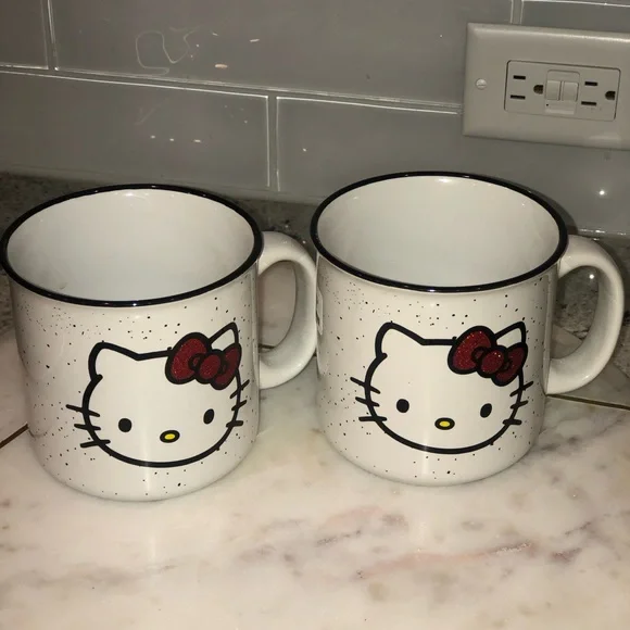 ✨NWT✨ Hello Kitty Sanrio Set of 2 Large Speckle Glitter Mugs - Picture 6 of 10